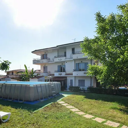 1 Bedroom Stunning Apartment In Ricadi *