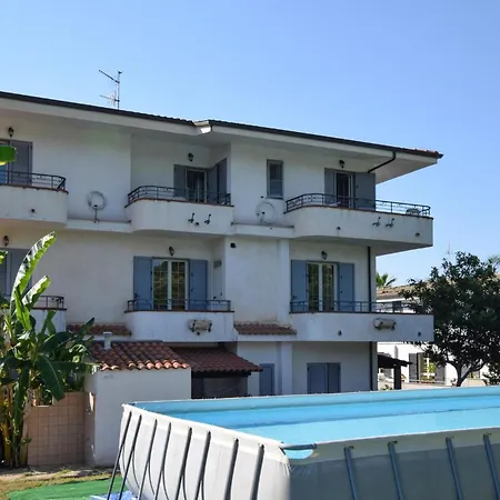 1 Bedroom Stunning Apartment In Ricadi *
