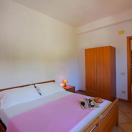 1 Bedroom Stunning In Apartman Ricadi