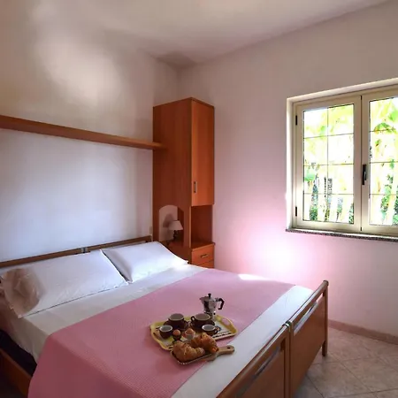 1 Bedroom Stunning In Ricadi