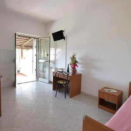 1 Bedroom Stunning In * Ricadi